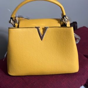 New beautiful V bag in yellow.